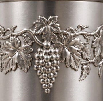 Title: Elegant Moët & Chandon Champagne Ice Bucket –
