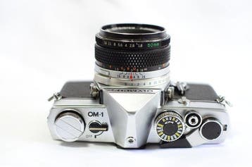 Olympus OM-1 + F.Zuiko 1,8/50mm | Appareil photo argentique