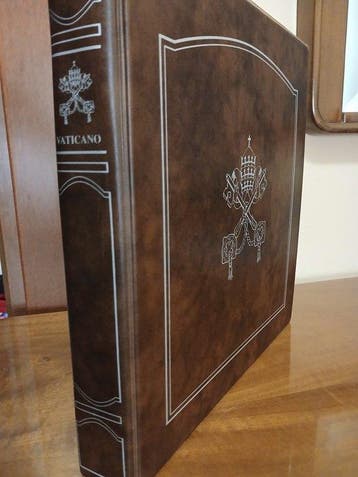 Vaticaanstad 2001/2006 - Vaticaans postzegelalbum 2001-2006