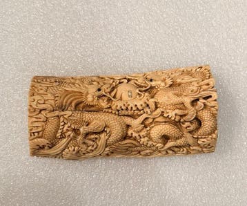 Figuur - Fossilized mamut ivory 4000 years ago - Ivoor