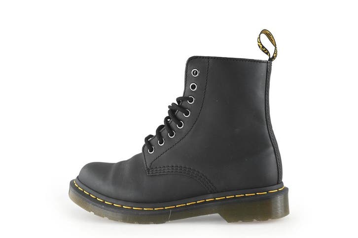 Dr. Martens Enkellaarzen in maat 40 Zwart, Kleding | Dames, Schoenen, Zwart, Zo goed als nieuw, Lage of Enkellaarzen, Verzenden