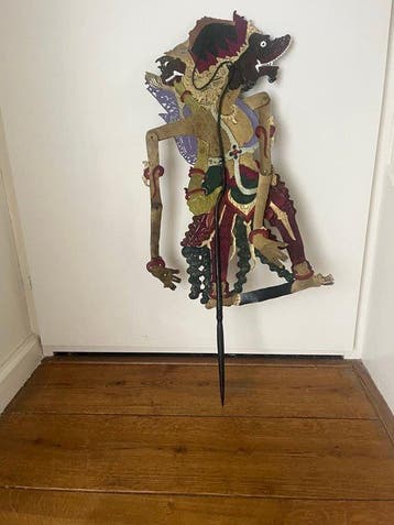 Set van 3 grote handgemaakte lederen Wayang Kulit poppen -