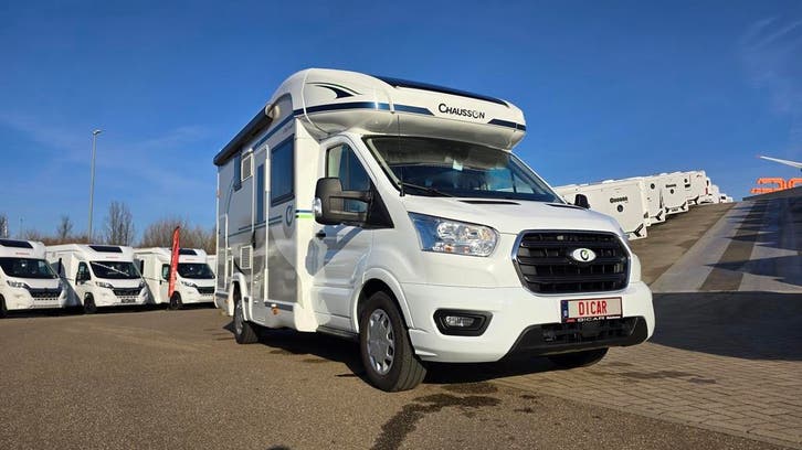 Chausson First Line 650 slechts 15912 km en hefbed 15352, Caravanes & Camping, Camping-cars