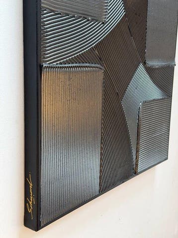 Sarah Schwarzl - Frequency GRAPHITE (Frame included)