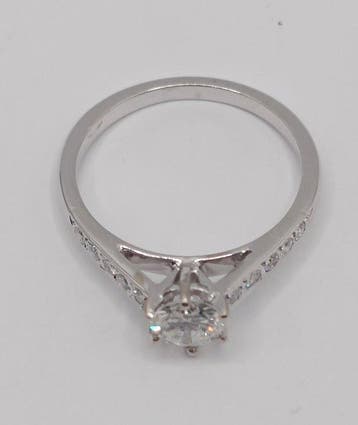 Ring - 18 karaat Witgoud - 0.65ct. tw. Diamant (Natuurlijk), Handtassen en Accessoires, Ringen, Nieuw