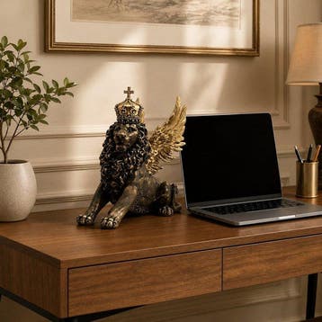 sculptuur, Royal Winged Lion King Sculpture – Hand Finished