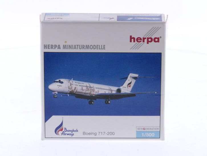 Schaal 1:500 Herpa 510110 Boeing 717-200 Bangkok Air Ang..., Hobby en Vrije tijd, Modelbouw | Vliegtuigen en Helikopters, Zo goed als nieuw