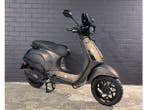 Veiling - Vespa sprint Custom Champagne Quartz BMW