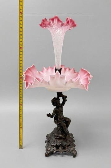 Tafelmiddenstuk - Grote alzata / antieke épergne met putto