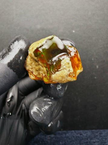 122 cts Crystal Opal Specimen Ruw- 24 g