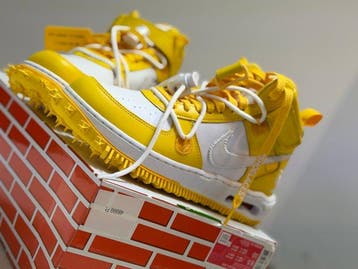 Nike X Off White - Air Force 1 Mid SP Varsity Maize -, Kleding | Heren, Schoenen, Nieuw