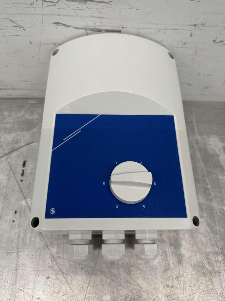 Régulateur de tension Trafo controller 5A 230V Horeca, Articles professionnels, Horeca | Autre, Envoi