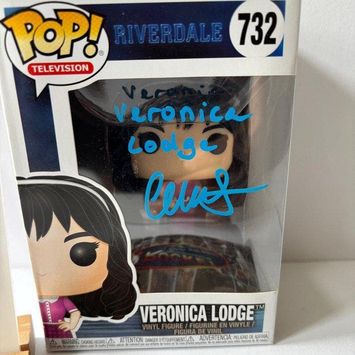 Riverdale - Signed by Camila Mendes, Collections, Cinéma & Télévision