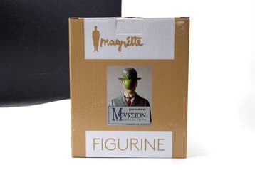 Parastone x René Magritte Foundation - The Son of Man
