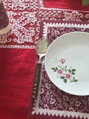 Exquisites 9-teiliges Tischwäsche-Set – Reine Handarbeit -