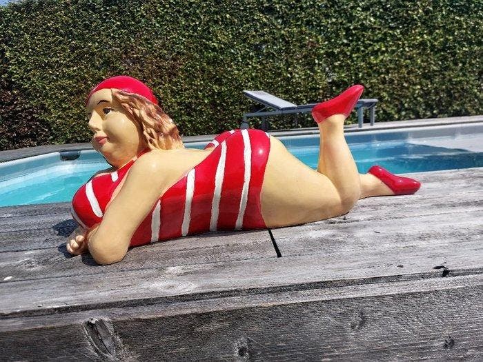 Beeld, statue 75 cm length of lying lady in bathing suit -, Antiquités & Art, Art | Objets design