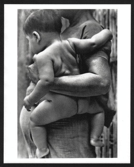 Tina Modotti (1896–1942) - Woman with child in Tehuantepec,, Antiquités & Art, Art | Objets design