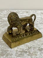 Architectonisch ornament - 20th century - Leeuw met Bal
