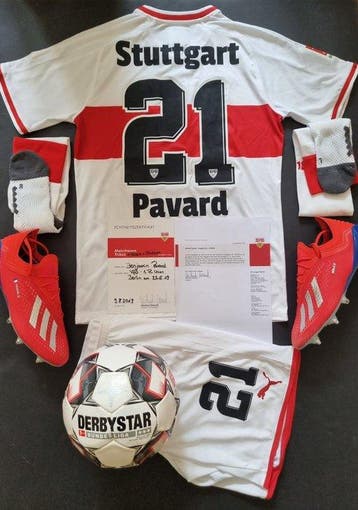 VfB Stuttgart - Bundesliga - Matchworn-Set Benjamin Pavard, Nieuw