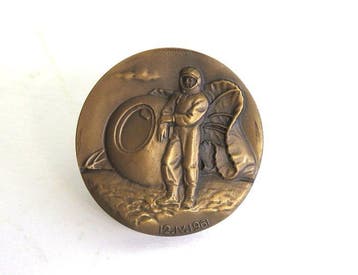 Sovjet-ruimtevaarder Yuri Gagarin 1962 bronzen en, Antiquités & Art