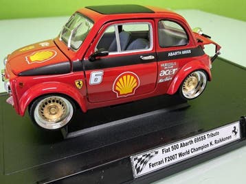 Road Signature 1:18 - Voiture de sport miniature - Fiat 500