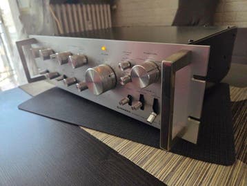 Pioneer - C-73 Solid state versterker