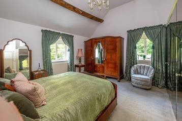 Bed (4) - Wortelnotenhout, Onyx, Ebbenhout - Slaapkamerset