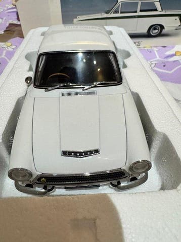 Autoart 1:18 - Voiture miniature - Lotus Cortina MK1