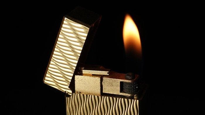 Dunill - Wave Pattern Rollagas Lighter - Zonder minimumprijs, Collections, Articles de fumeurs, Briquets & Boîtes d'allumettes