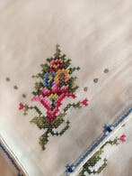 Nappe - 262 cm - 178 cm - broderie au point de croix faite à