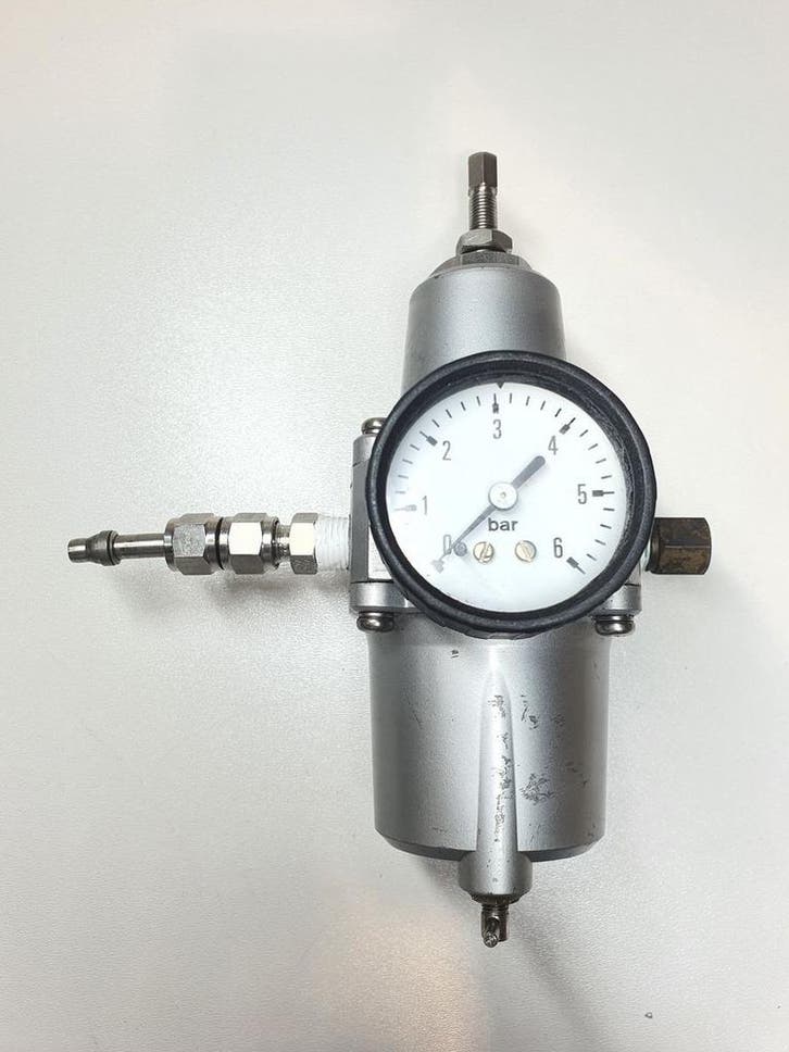 SMC EIW215 Filter Regulator Manual Knob 1/4 inch 0.62 bar..., Bricolage & Construction, Bricolage & Rénovation Autre, Envoi