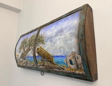 Wanddecoratie - Boogvormig deksel van een oude houten kist -, Antiek en Kunst