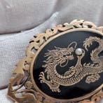 Argent, Onyx noir - Dragon chinois gravé avec perle - Broche