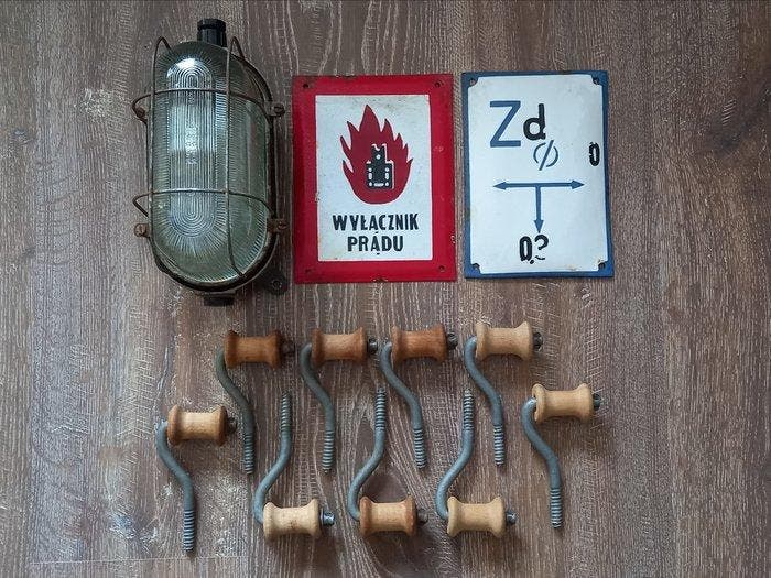 Industriële lampen, borden, haken - Emaille bord (12) -, Antiquités & Art, Antiquités | Assiettes décoratives & Carrelages