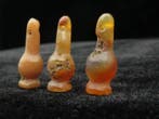 Oud-Egyptisch Kornalijn Papaverbloem amulet (3x) - 1.6 cm