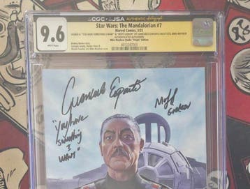 The Mandalorian 7 - CGC 9.6 Mike Mayhew A Saber Glow Virgin, Nieuw