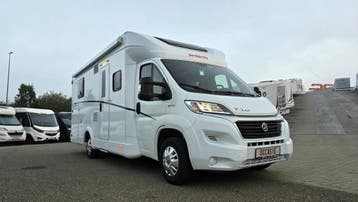 Dethleffs Just T7052 met 31611 km, trekhaak, queensbed 89494, Half-integraal
