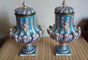 Vase avec couvercle (2) - Porcelaine - Sèvres style Bleu, Antiek en Kunst