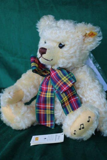 Steiff: Teddybeer Ludwig muziekbeer, 2009. - Teddybeer