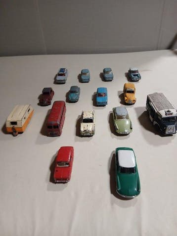 Dinky Toys 1:43 - Modelauto (15) - Various Dinky Toys models, Nieuw