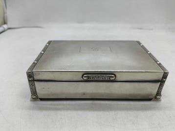 Goldsmith & Silverssmith - sigaretten dispenser -, Nieuw