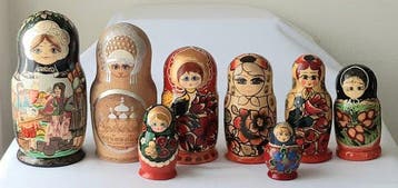 8 Matroesjkas Baboesjkas met 53 poppetjes - Poupée -