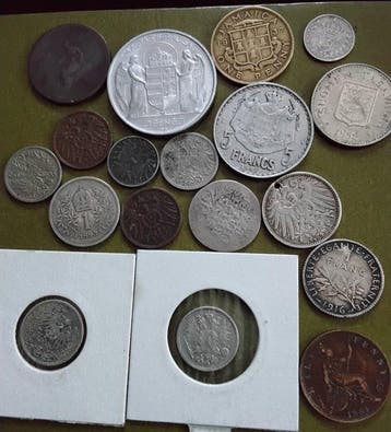 Wereld. 18 coins. Among them there are 8 silver (Zonder