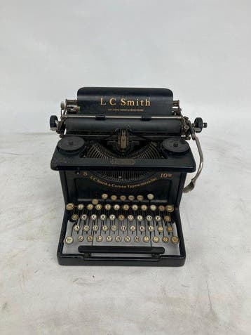 LC Smith & Corona Typewriters Inc - Model 8 - Typemachine -