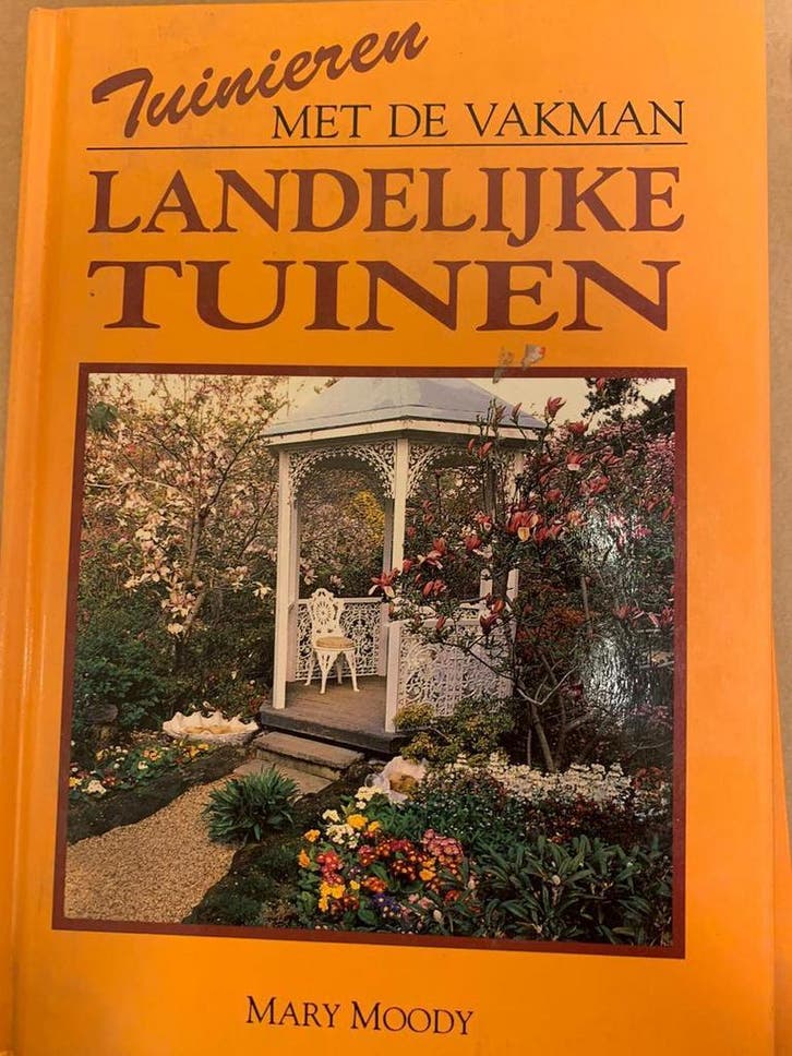 Landelijke tuinen / Tuinieren met de vakman 9789055610204, Boeken, Hobby en Vrije tijd, Gelezen, Verzenden