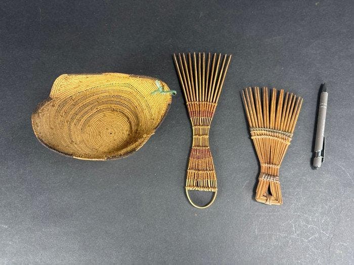 peigne + petit chapeau - Kuba - République démocratique du, Antiek en Kunst, Kunst | Niet-Westerse kunst