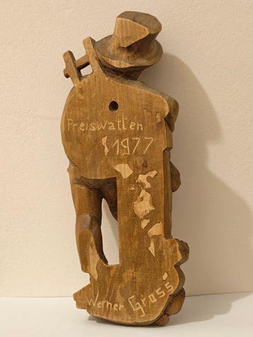 sculptuur, Scultura in legno intagliata a mano - Trofeo