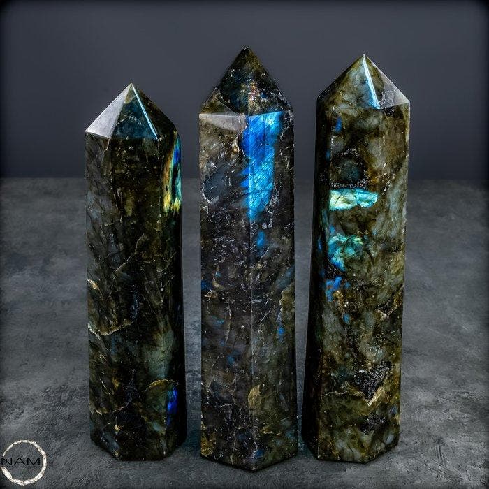 Labradoriet Obelisken Trio – Fascinerende lichtreflecties in, Collections, Minéraux & Fossiles