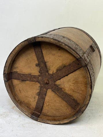 Werkgereedschap - oude graanemmer