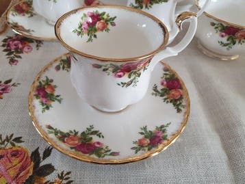 Royal Albert - Tafelservies (7) - Old Country Roses - Been,, Antiek en Kunst